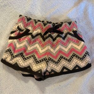 Zigzag Patterned Shorts - Pink and Black